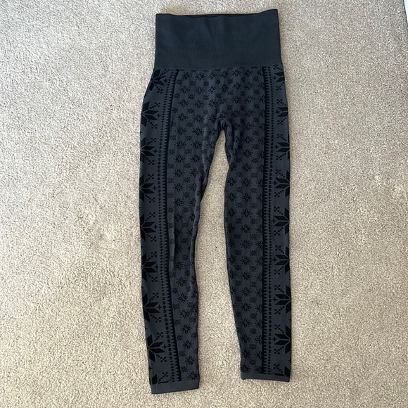 Connection 18 Christmas Sweater Leggings - Picture 1 of 2